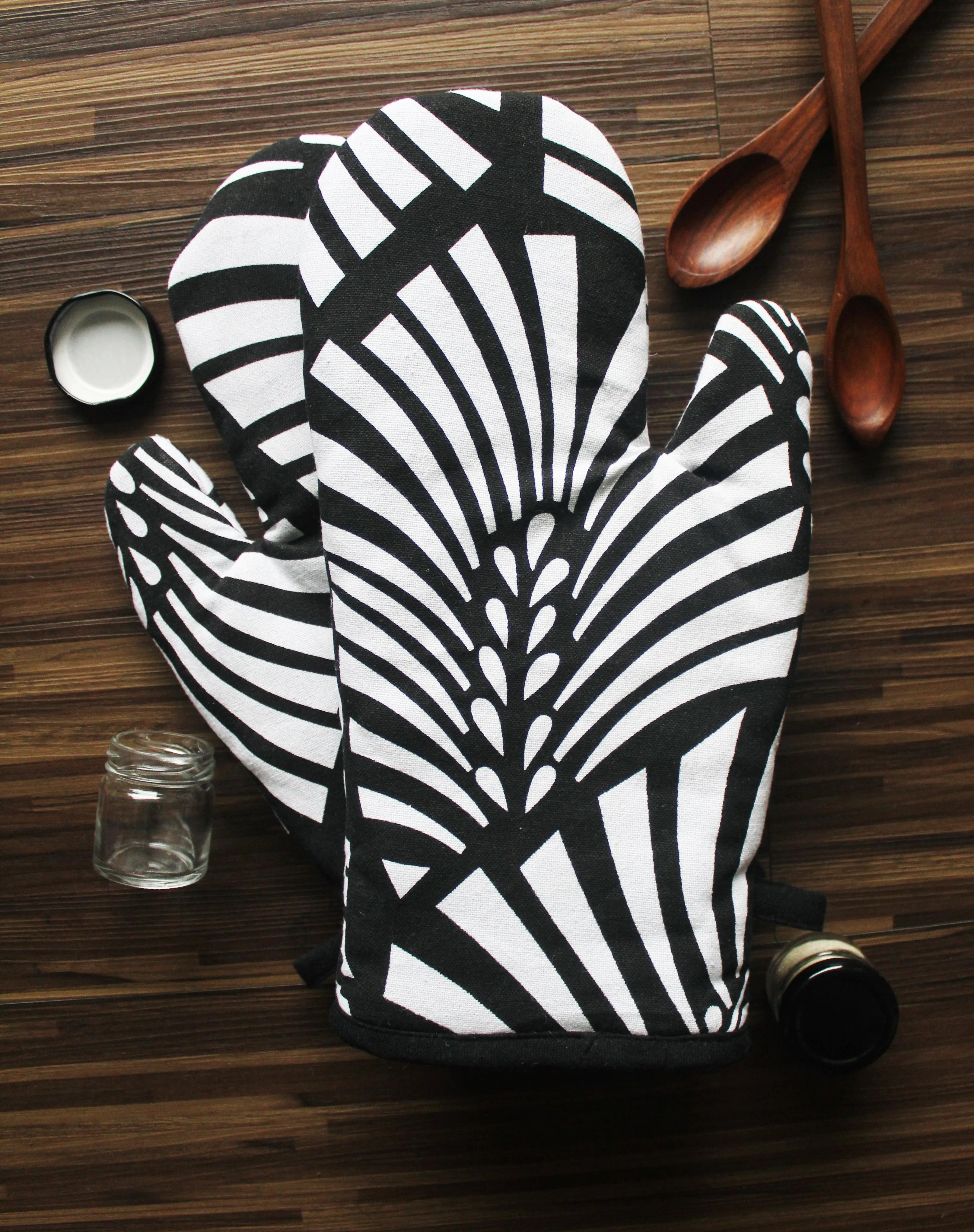 Cotton Black Zebra Oven Gloves Pack Of 2