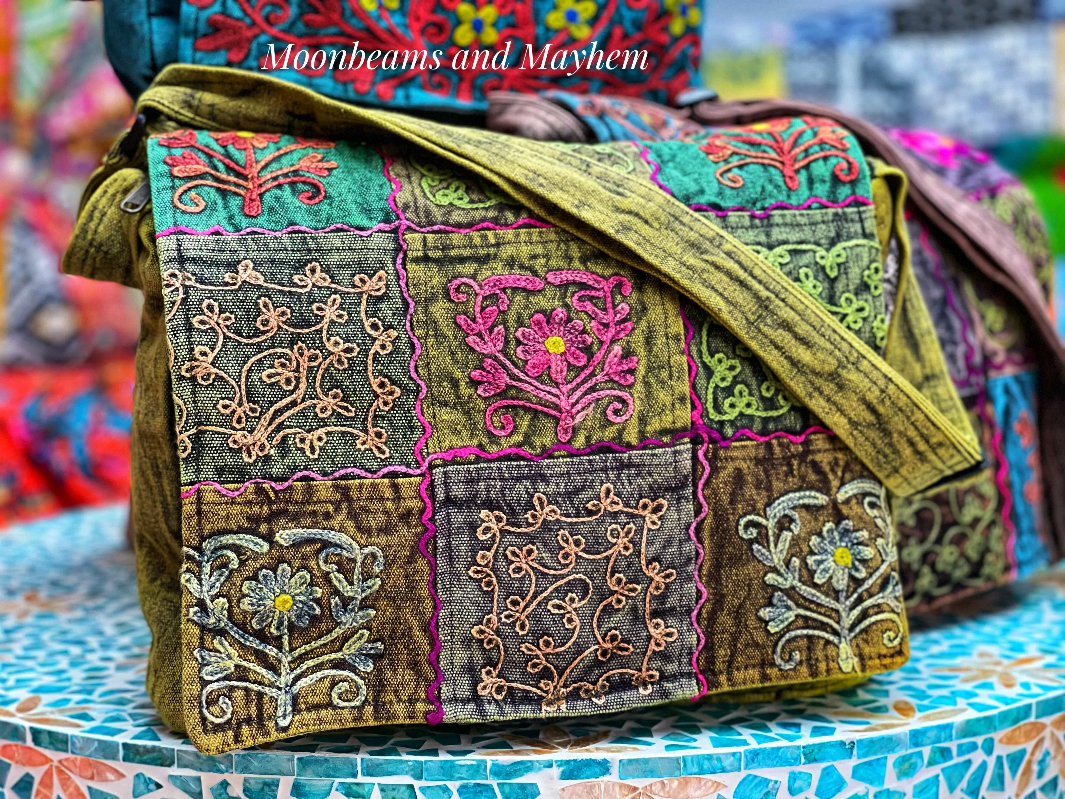 ENCHANTING GREEN FOLK ART SATCHEL /SHOULDER BAG