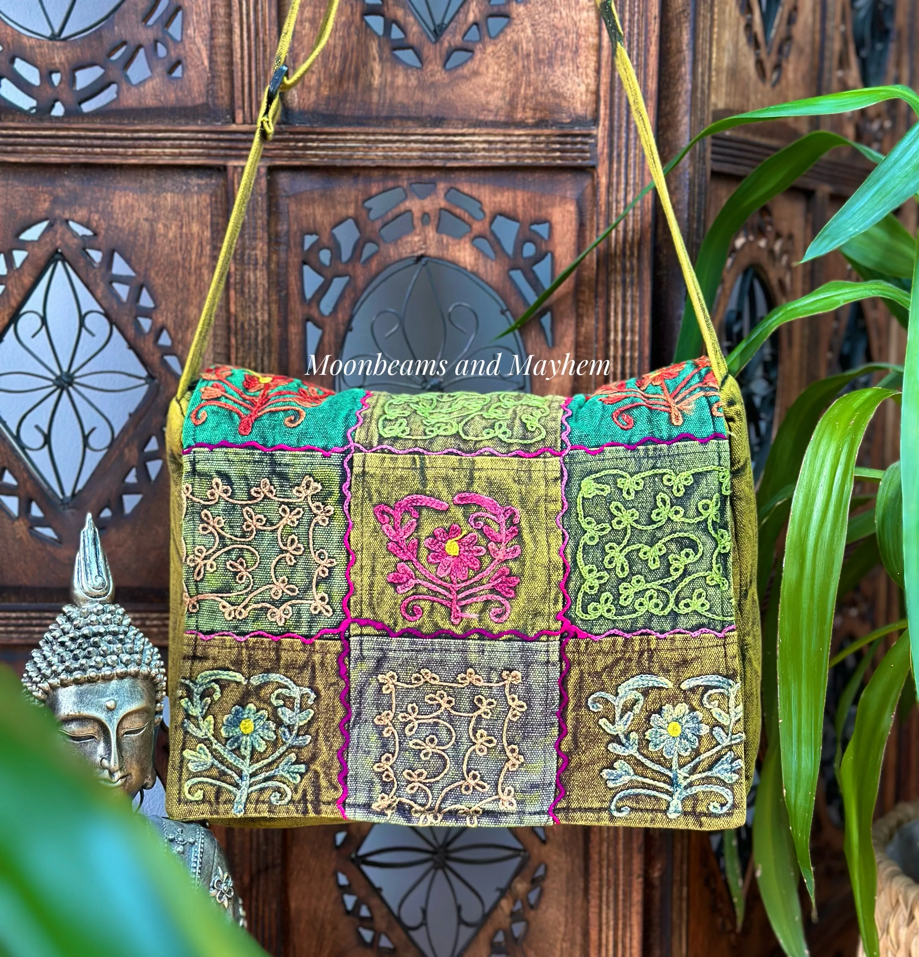 ENCHANTING GREEN FOLK ART SATCHEL /SHOULDER BAG