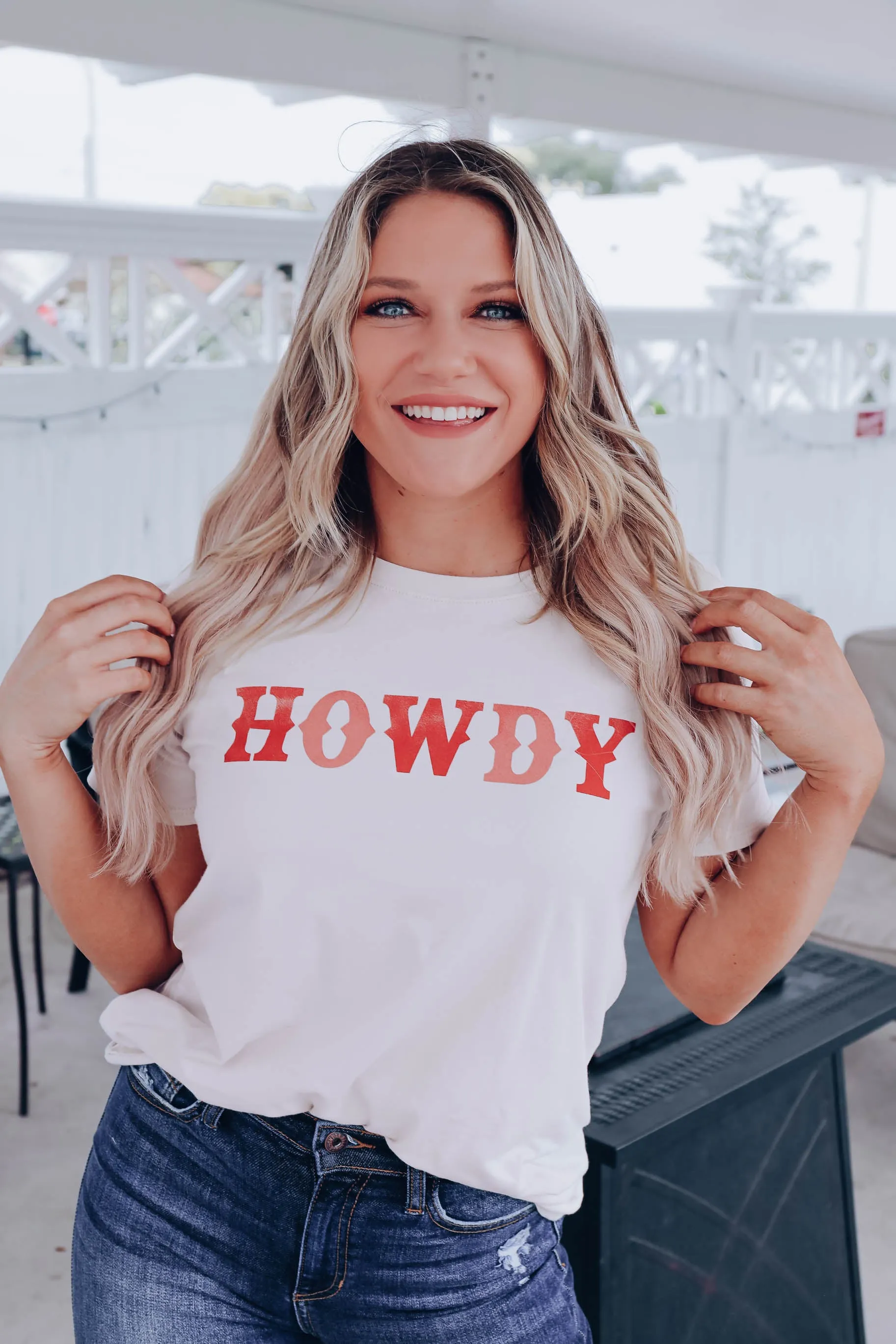 Howdy Graphic Tee - Sand