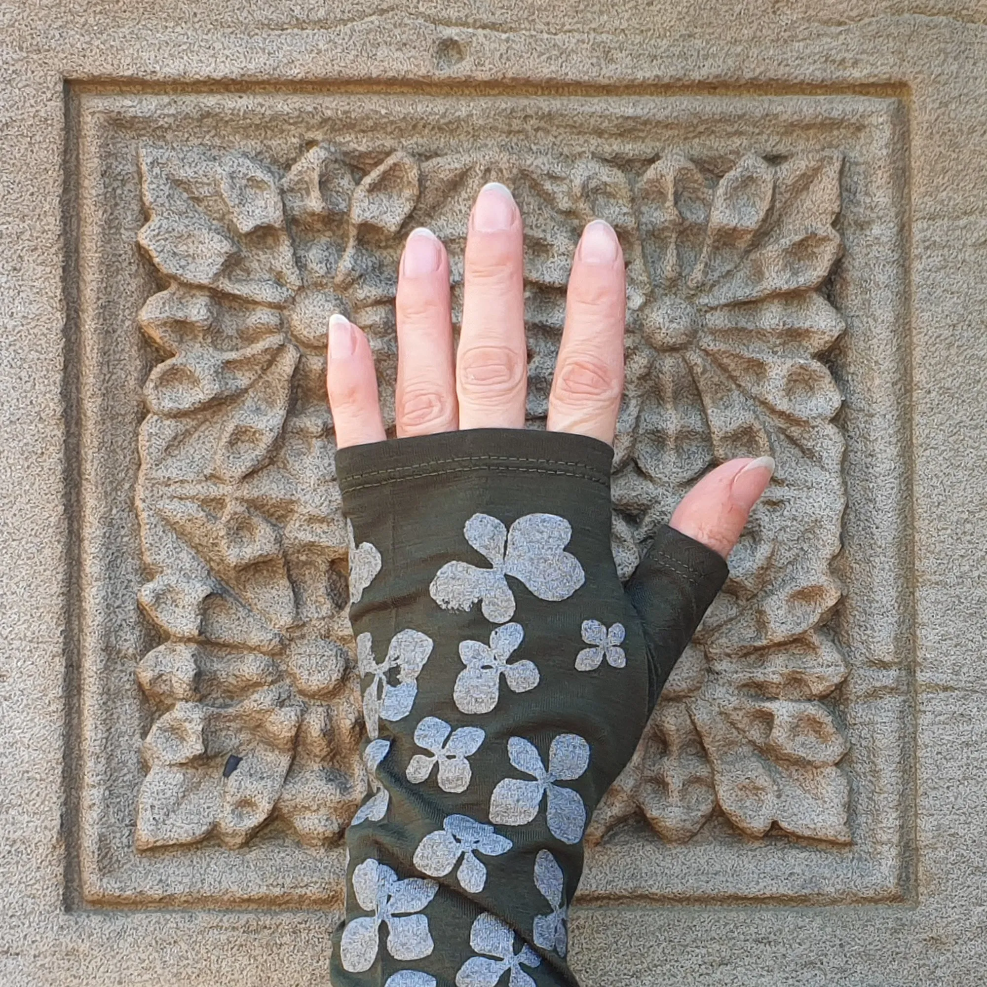 Olive green hydrangea print merino fingerless gloves