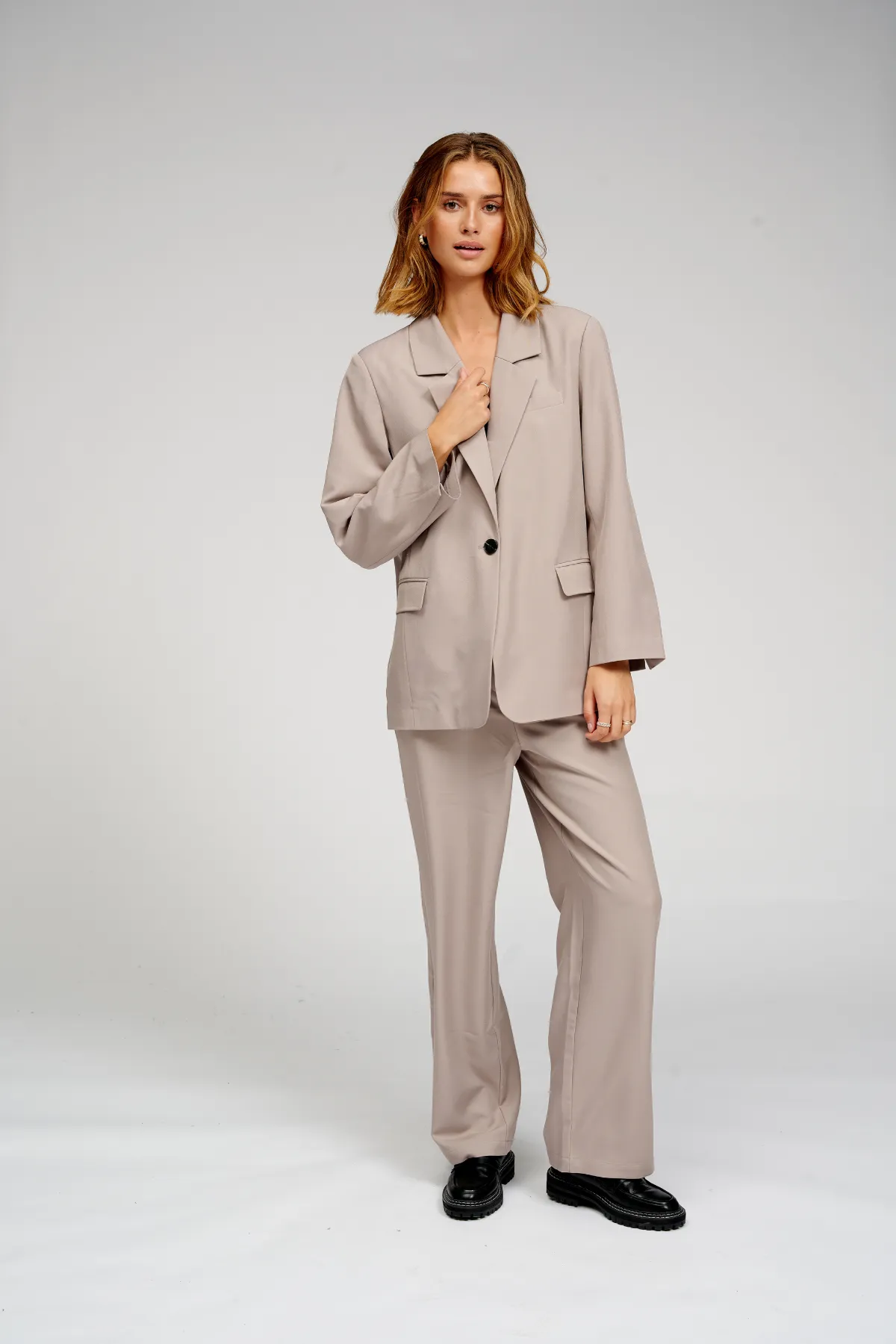 Oversized Blazer with Classic Suit Trousers - Package Deal (Grey)