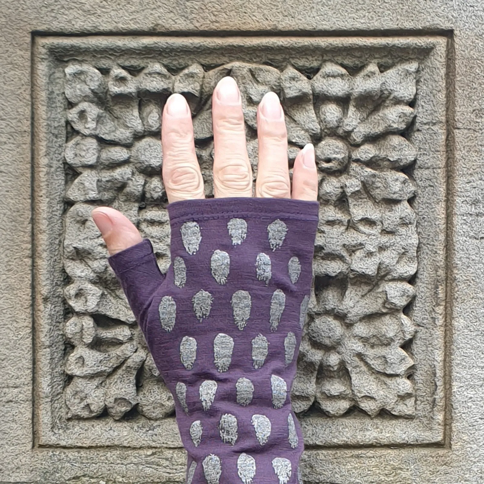 Purple polka dot print merino fingerless gloves