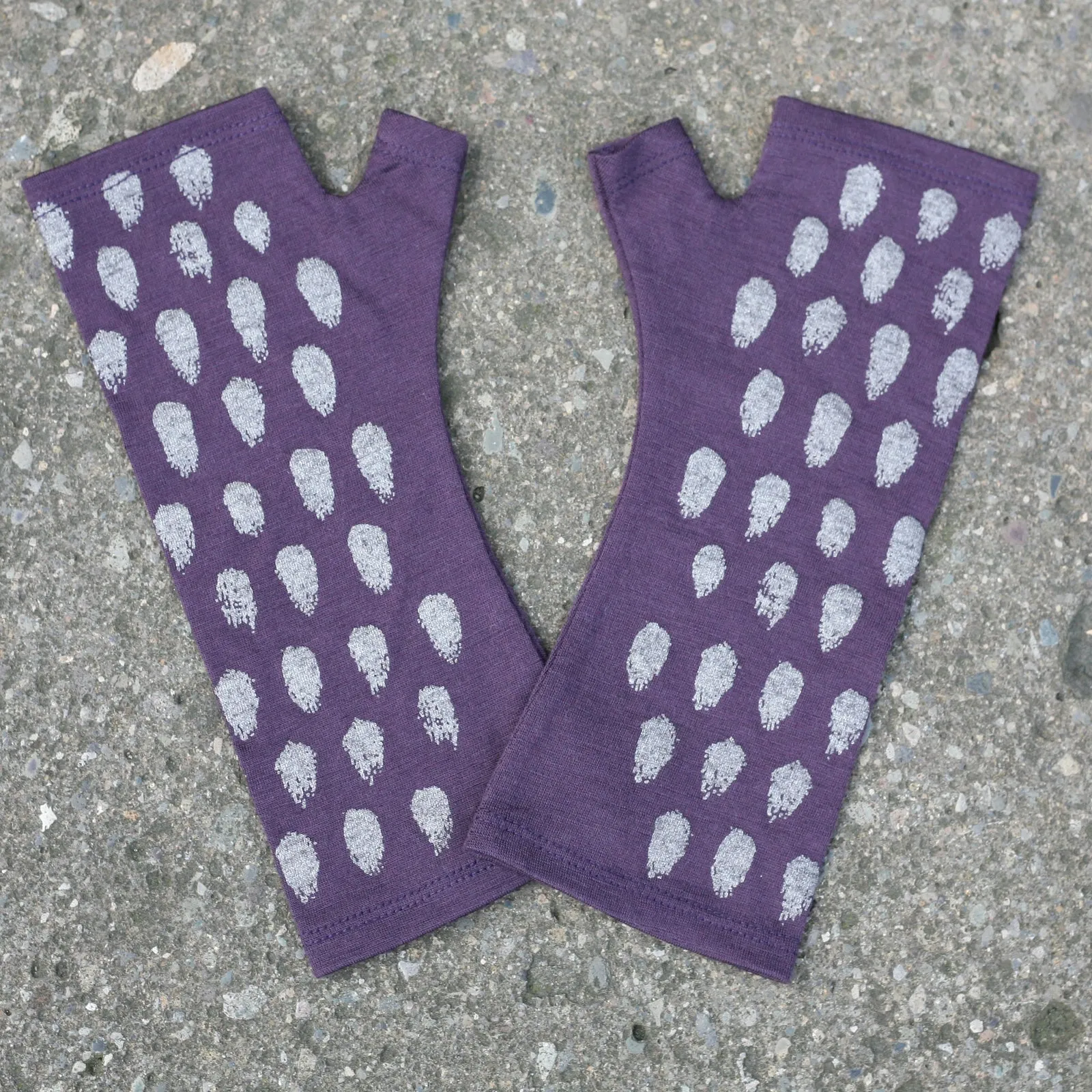 Purple polka dot print merino fingerless gloves