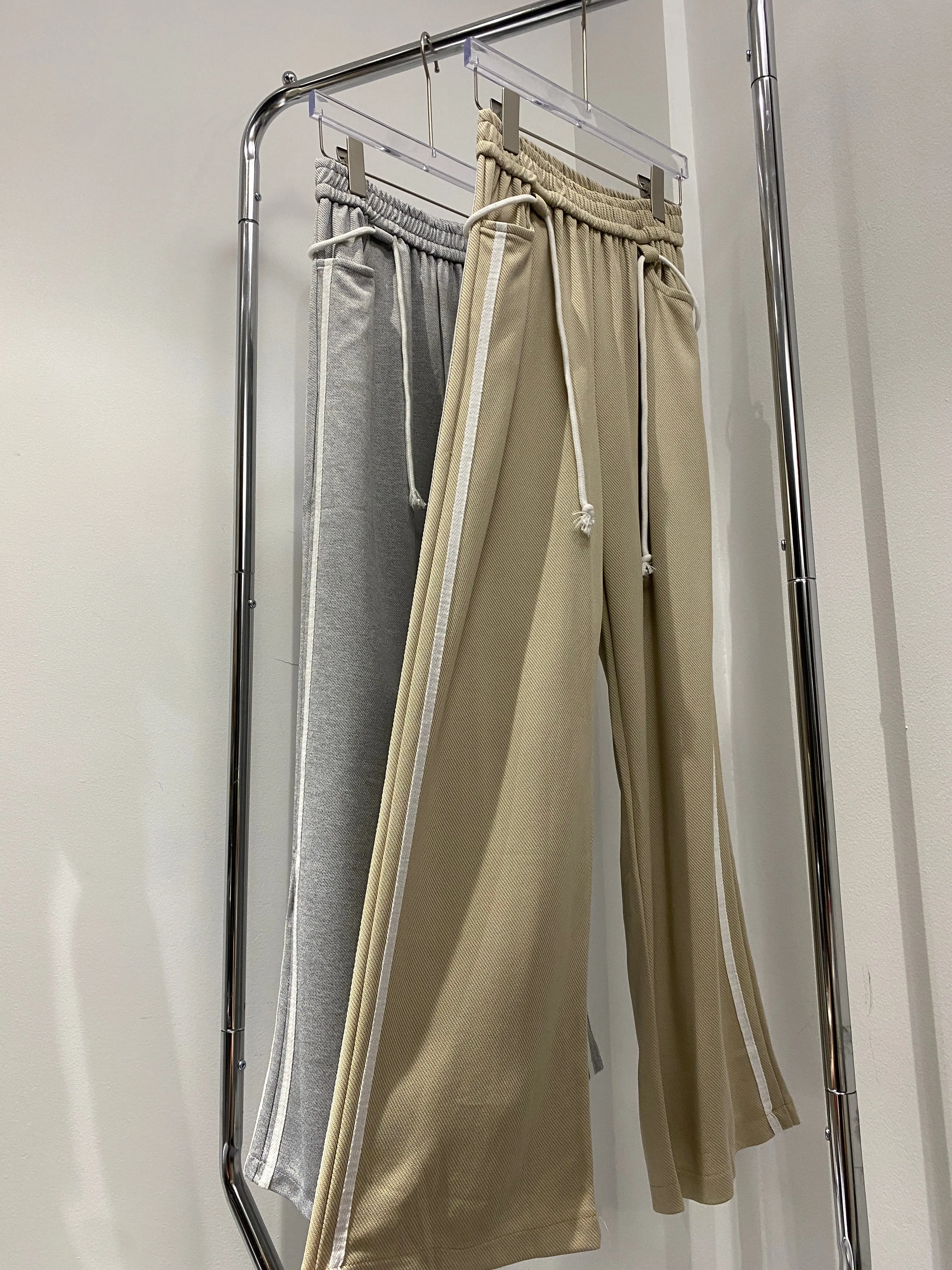 Side Striped Wide Leg Sweatpants - Milk Tea