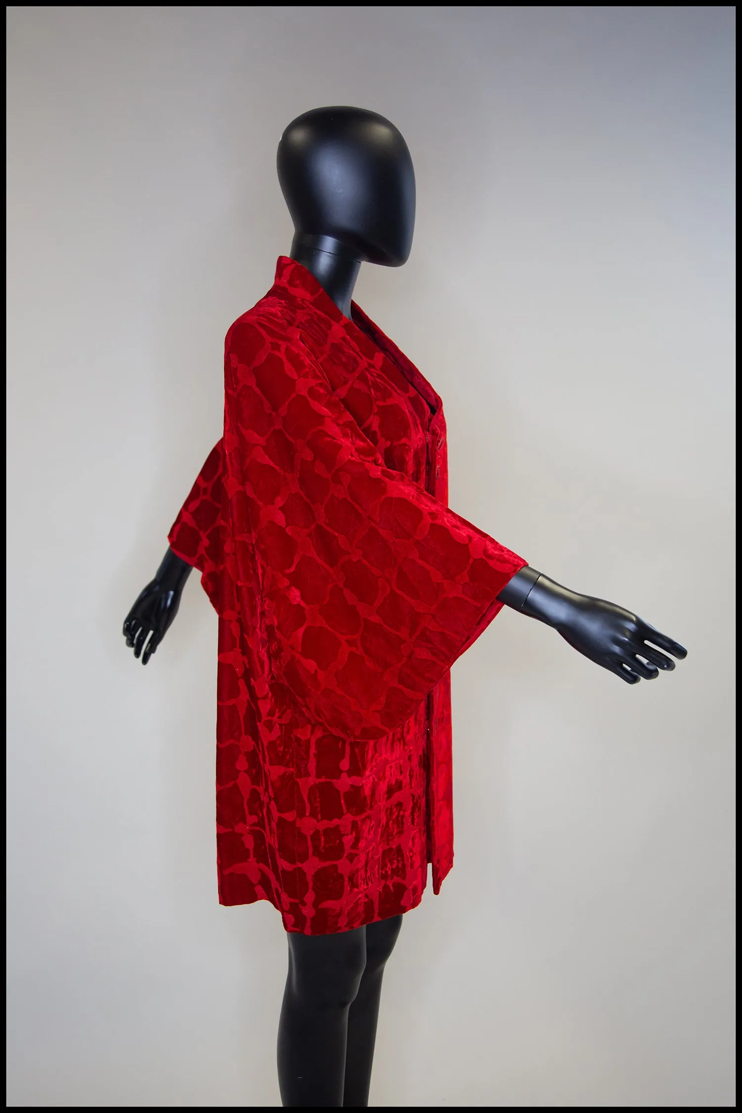 Vinatge 1950s Red Velvet Michiyuki Kimono