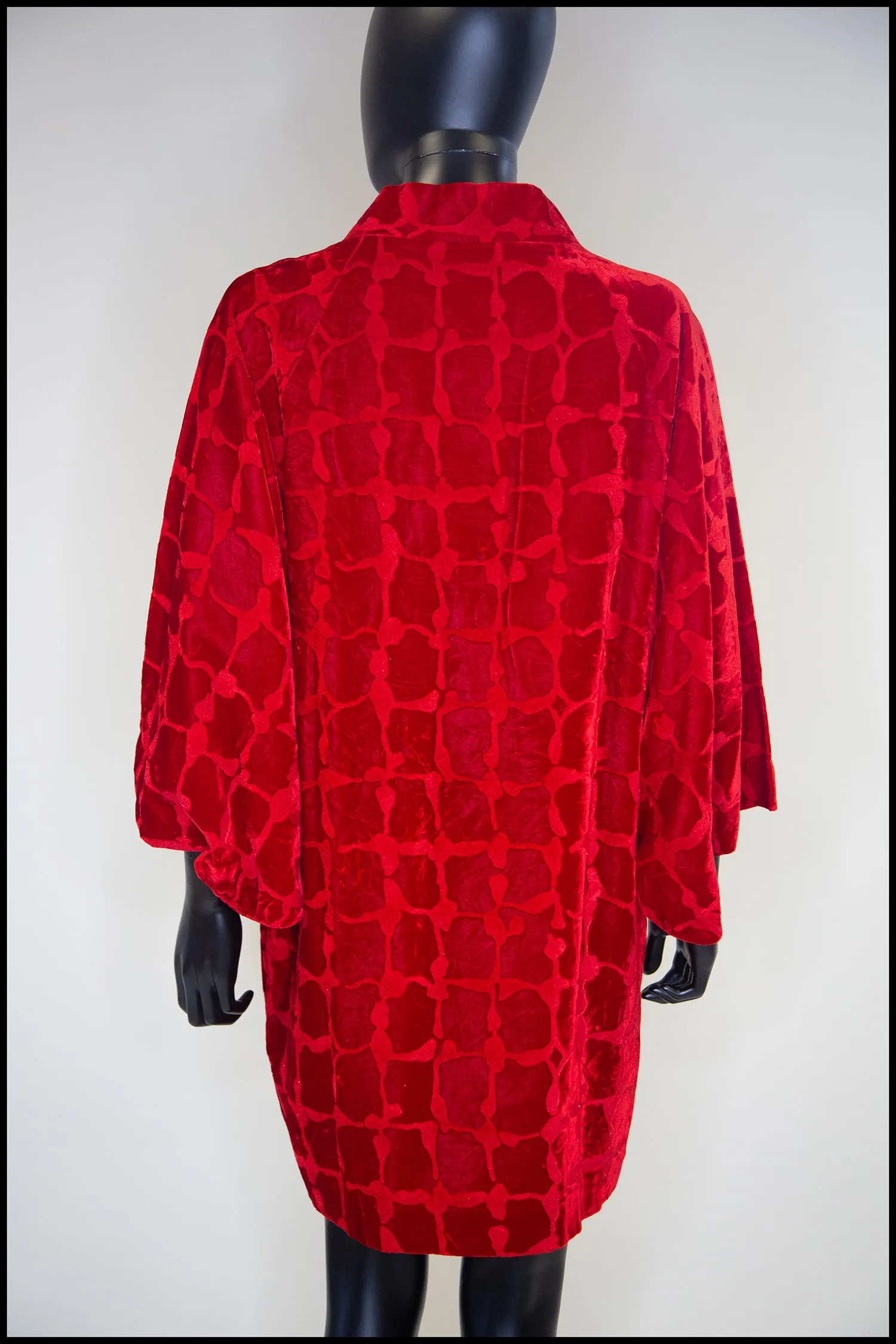 Vinatge 1950s Red Velvet Michiyuki Kimono