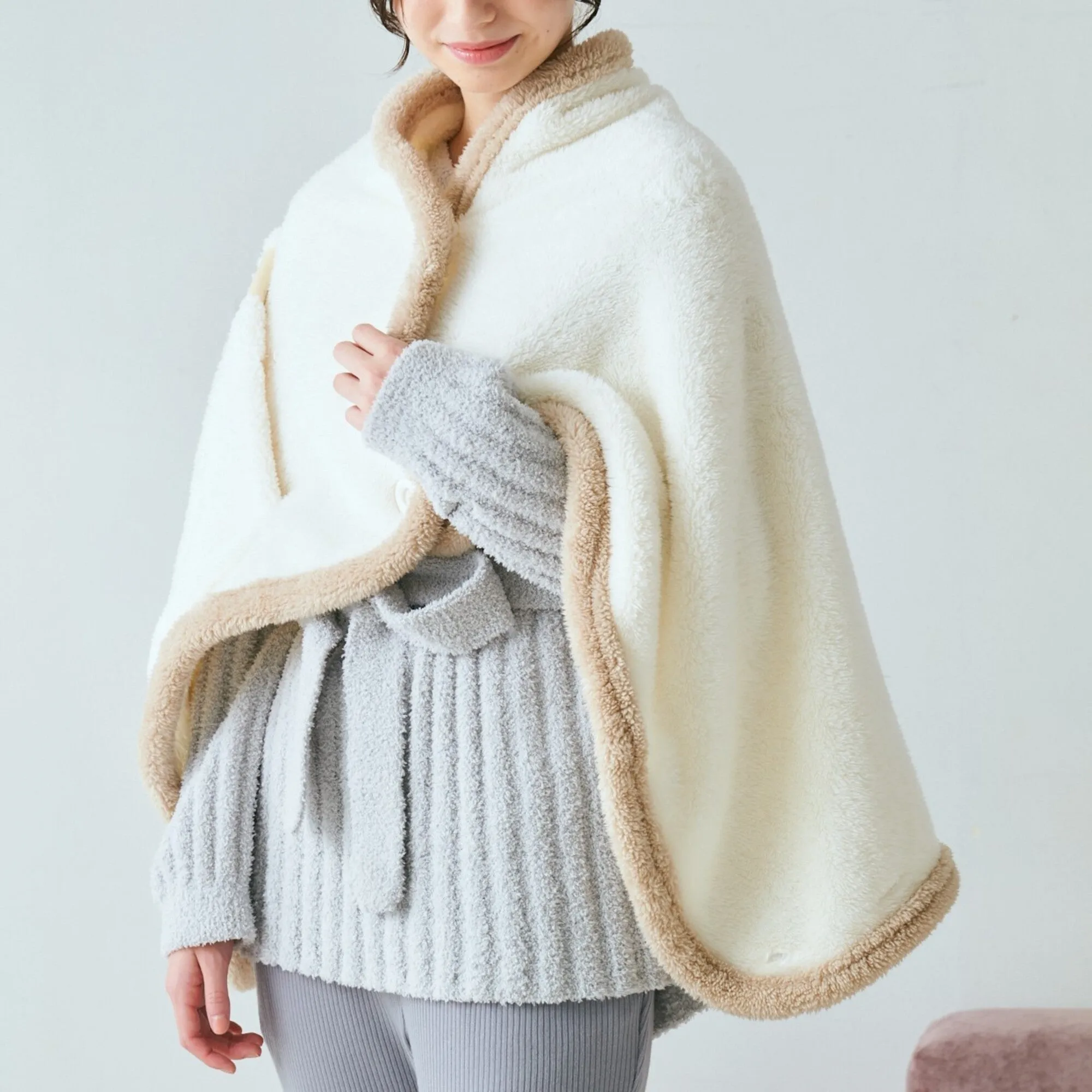 Warm Fleece 4Way Poncho White