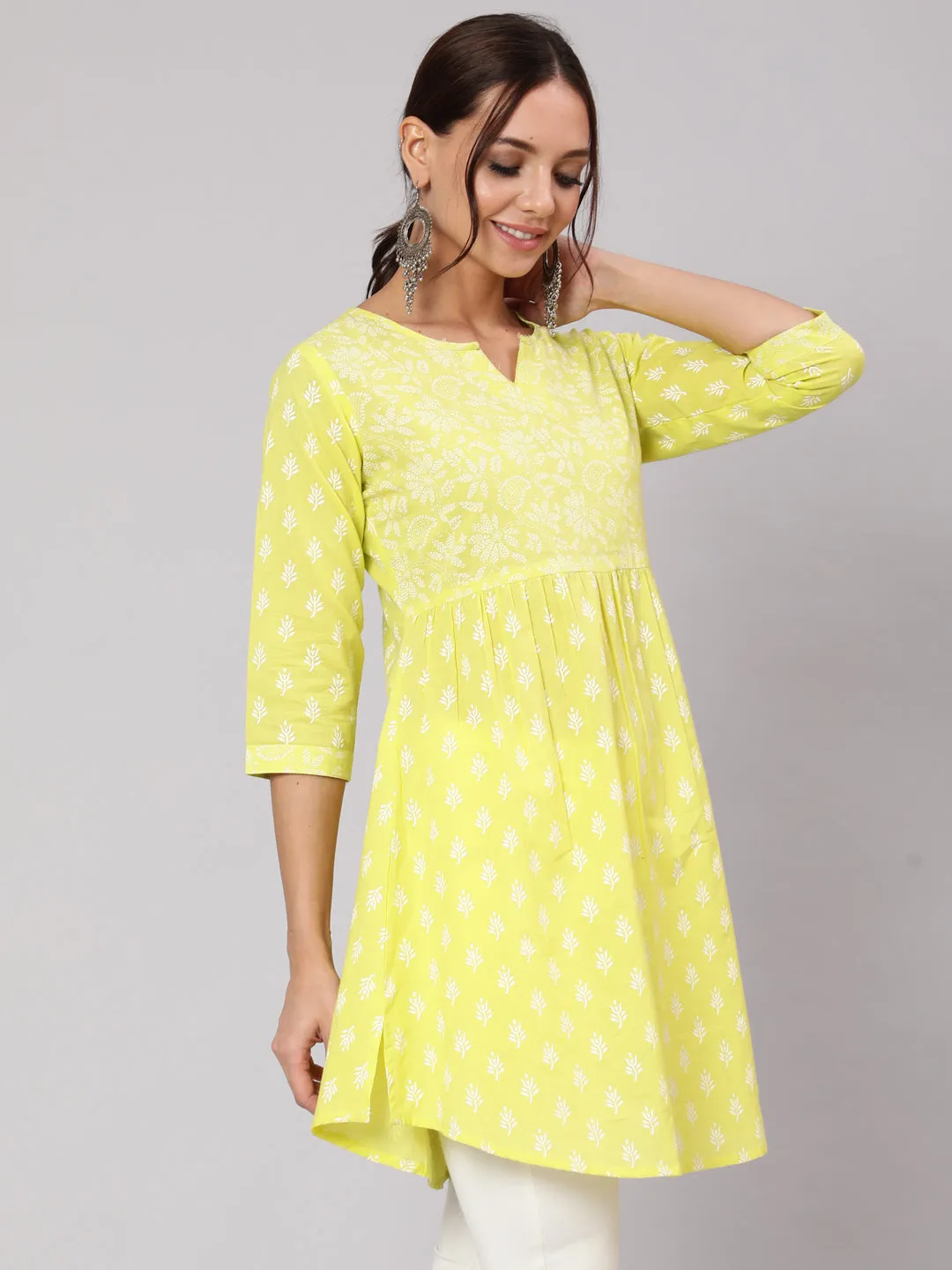 Women Green Printed A-Line Tunic With Three Quarter Sleeves