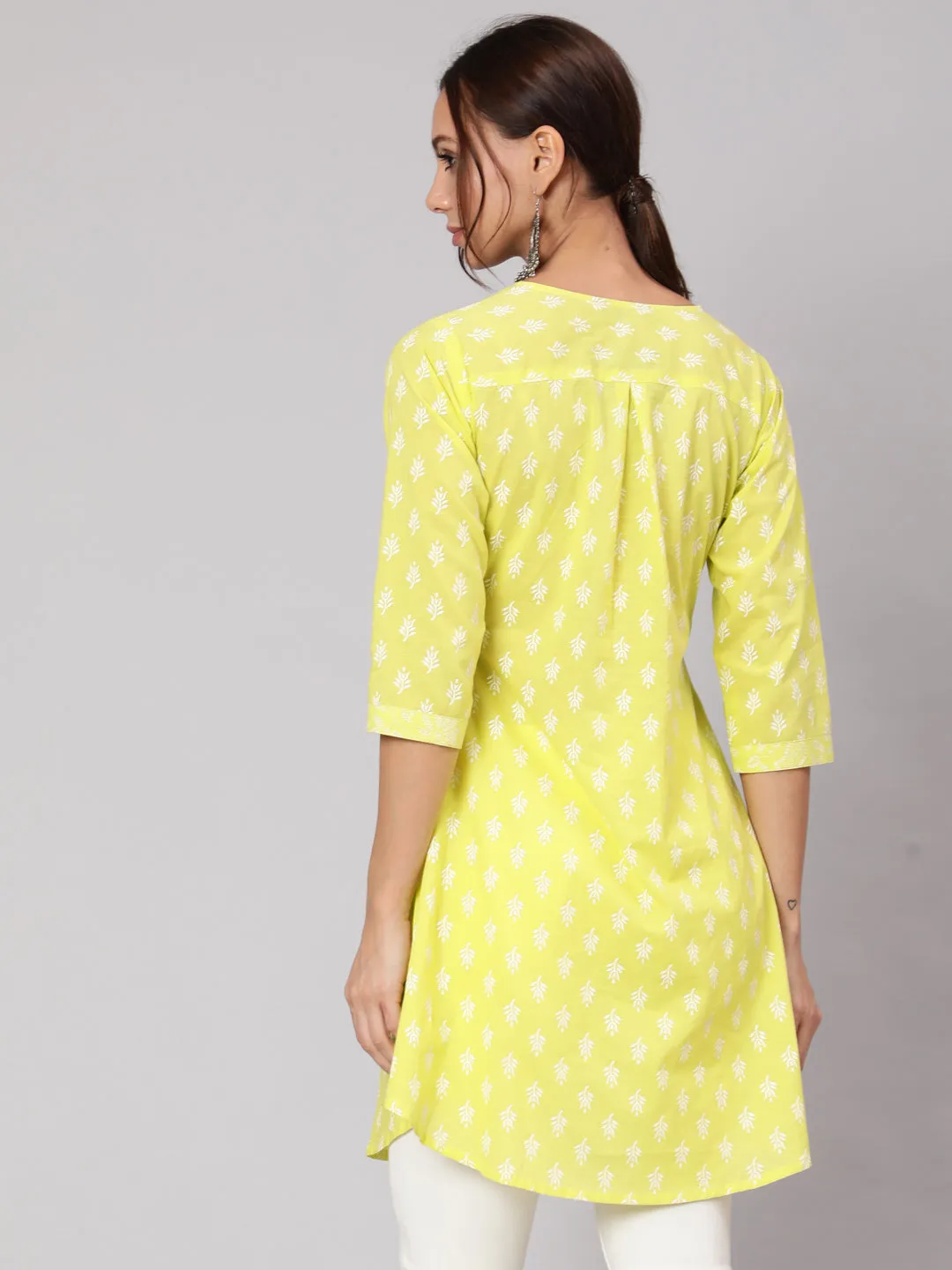 Women Green Printed A-Line Tunic With Three Quarter Sleeves