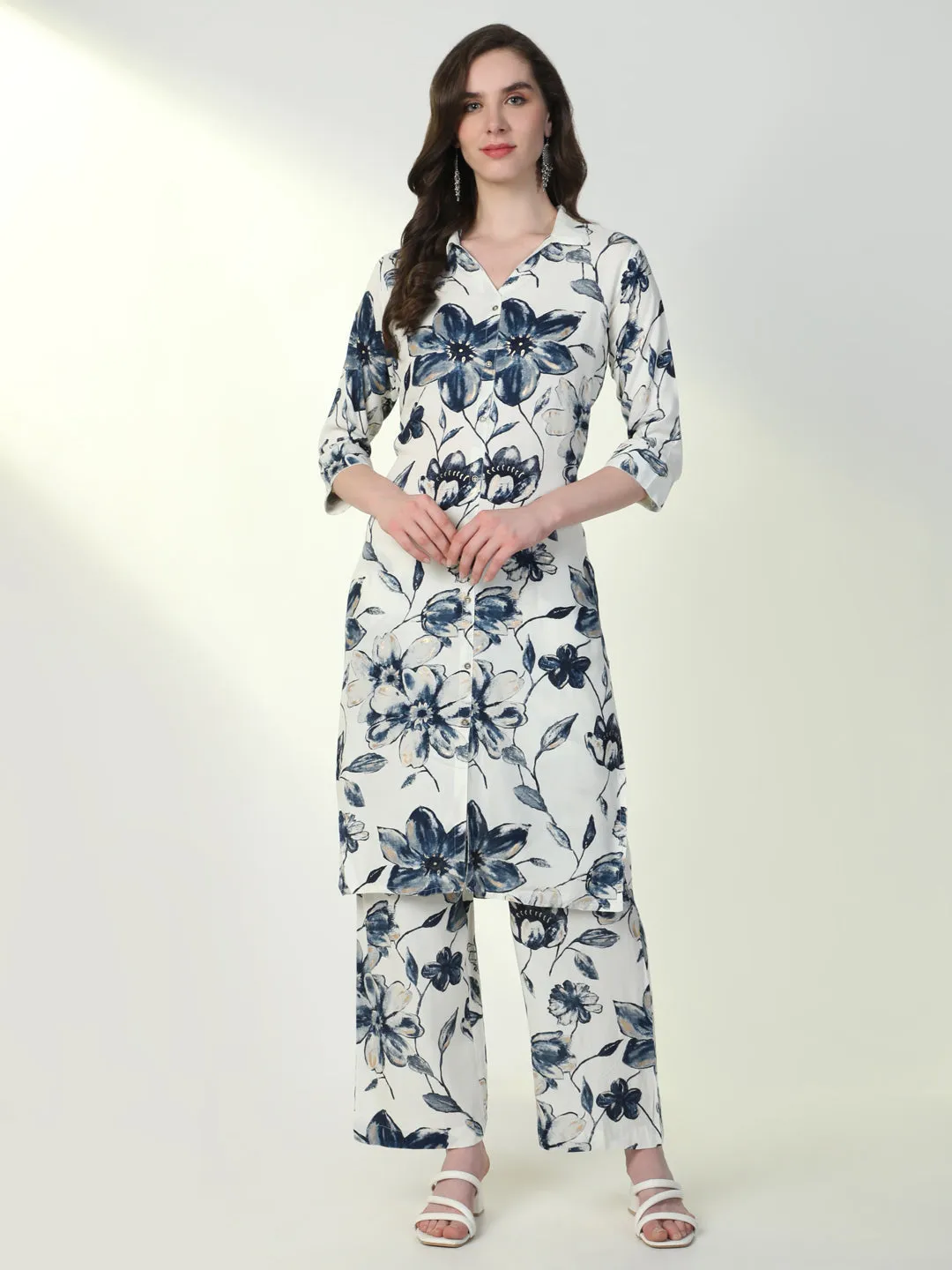 Women Navy Blue Floral Straight Kurta Set