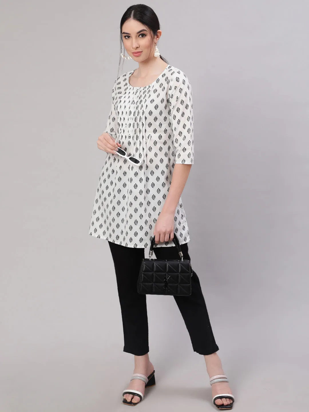 Women White Printed Straight Tunic With Three Quaretr Sleeves